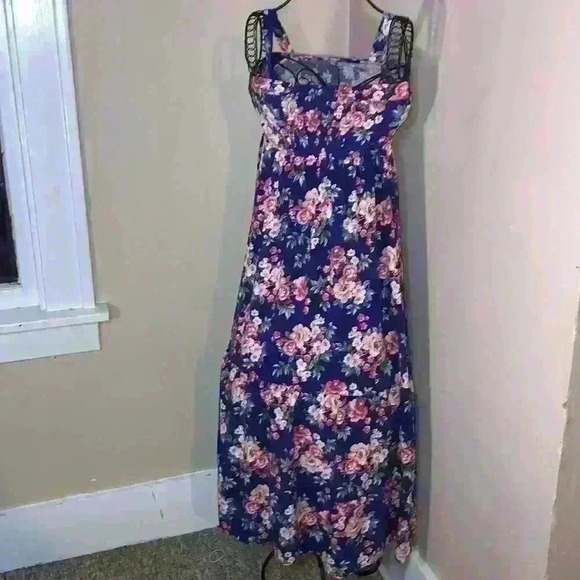Band of Gypsies Mixed Print Floral Maxi Dress - Picture 4 of 5